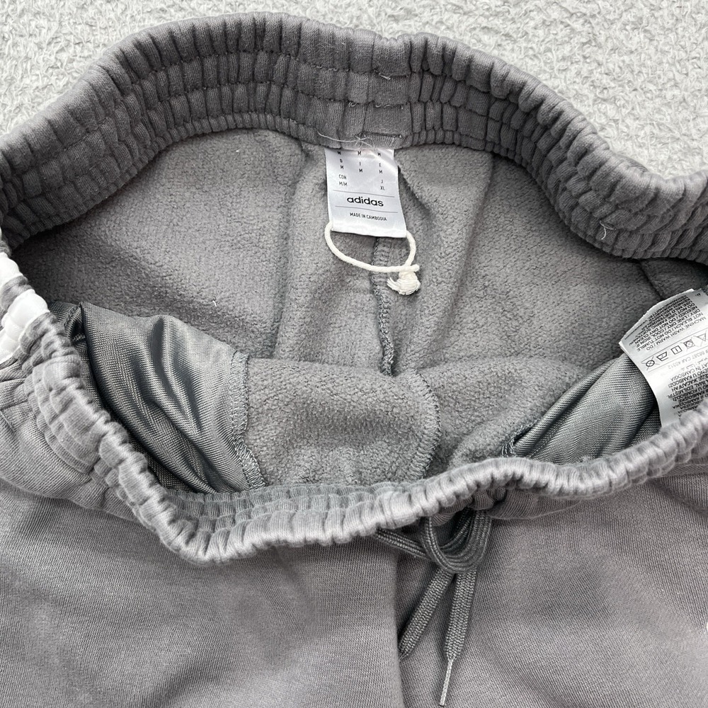 Adidas Essentials Fleece Sweatpants Mens M Gray 3 Stripe Tapered Cuff‎ Joggers - Picture 9 of 14